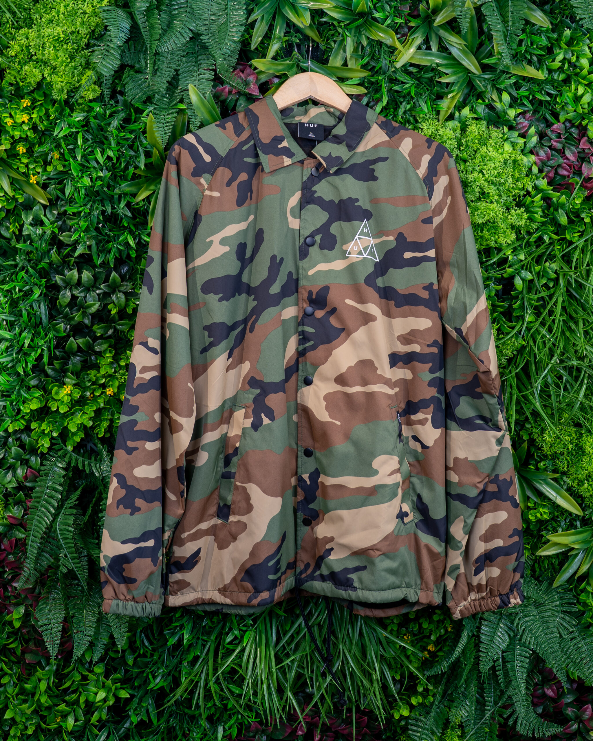 HUF ESSENTIALS TT COACHES WOODLAND