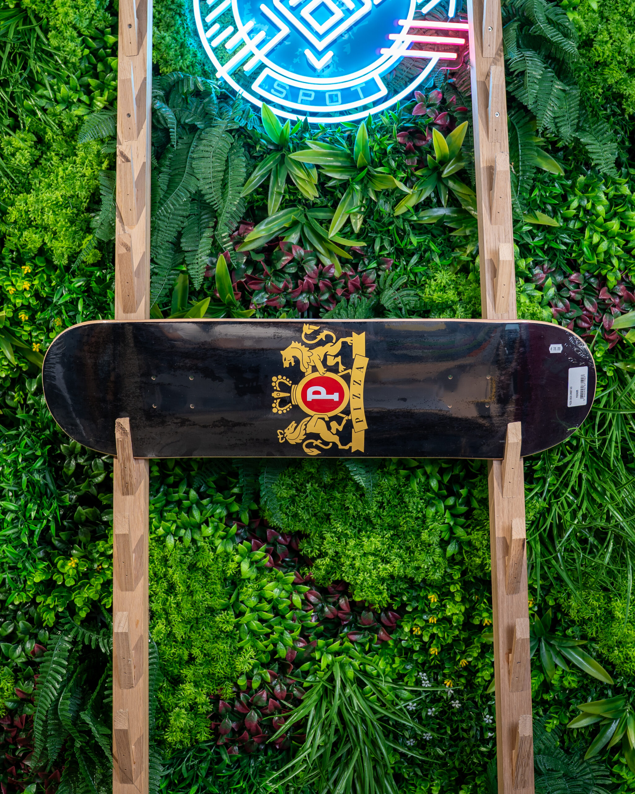 PIZZA DECK CREST 8.0