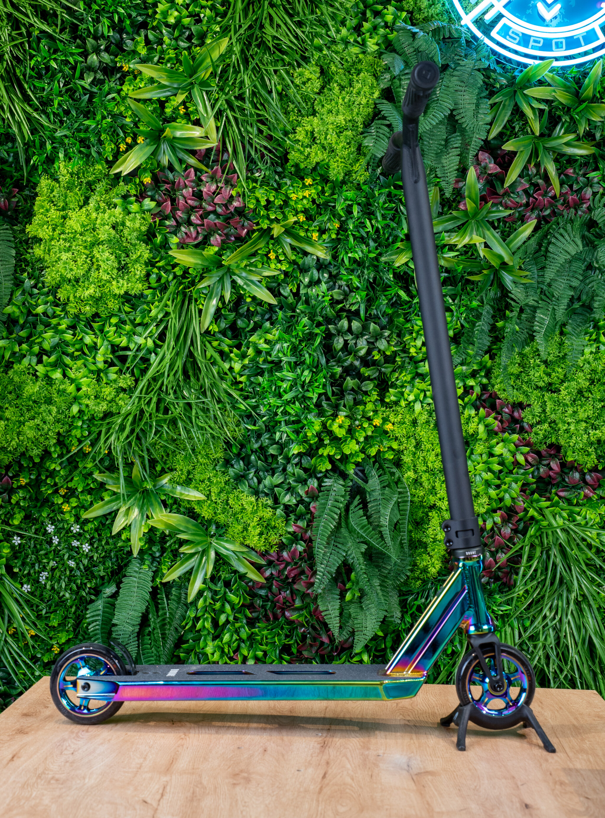 Trottinette Freestyle drône element v2 Neochrome