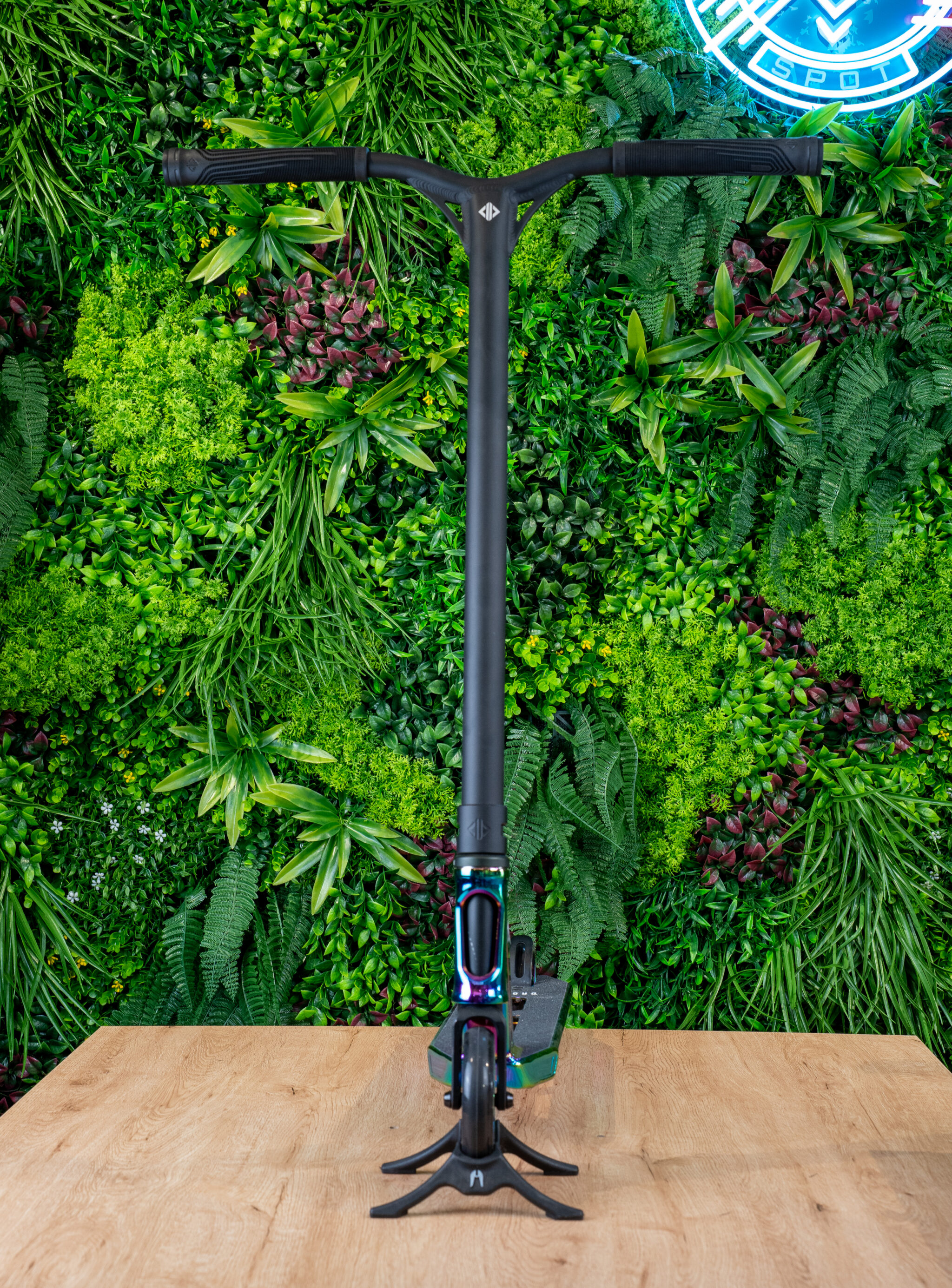 Trottinette Freestyle drône element v2 Neochrome